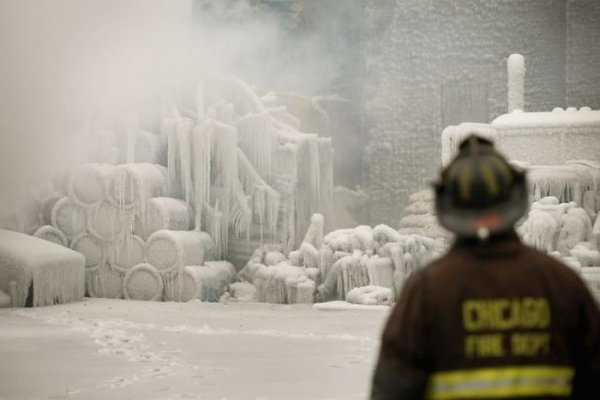 Борьба огня и льда при тушении пожара