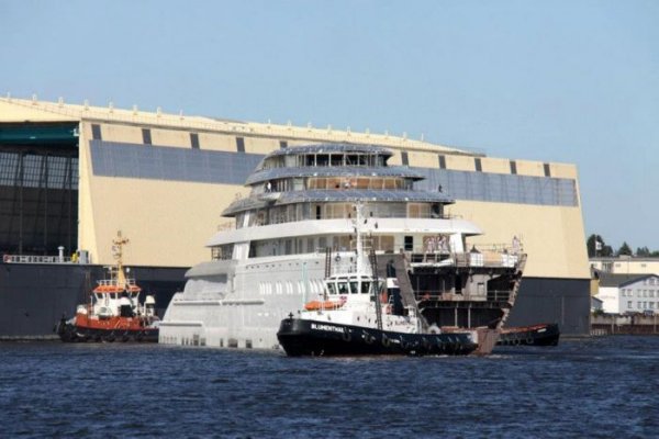 Новая яхта Azzam передвинула яхту Абрамовича на второе место