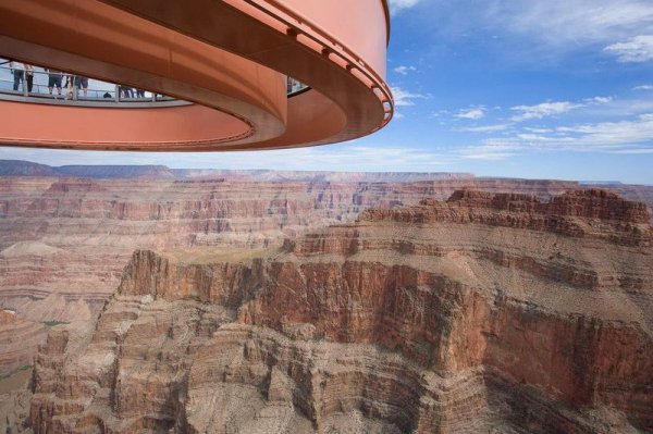 Открытие уникального сооружения Grand Canyon SkyWalk