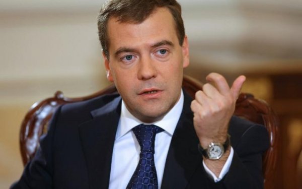 Д.Медведев: Прописку на даче смогут получить только россияне