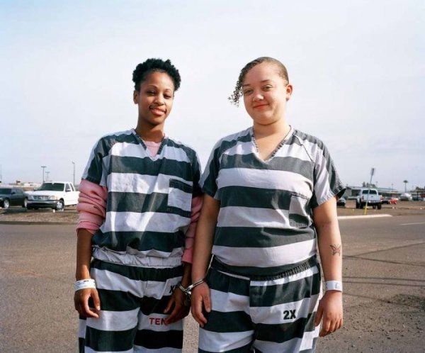 Как живут заключенные девушки в тюрьме США