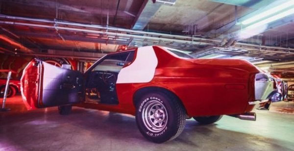 Выставка легендарных автомобилей в Санкт-Петербурге