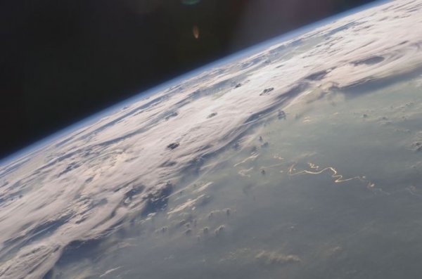 Снимки NASA по мотивам фильма "Гравитация"