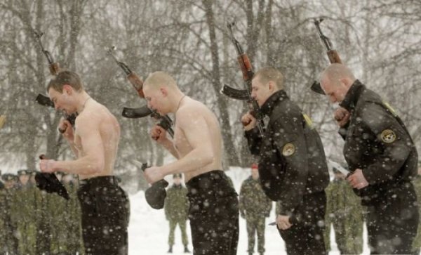 Как тренируются бойцы спецвойск МВД Беларуси