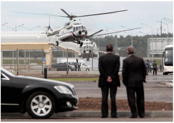 Интерьер вертолета президента РФ (11 фото)