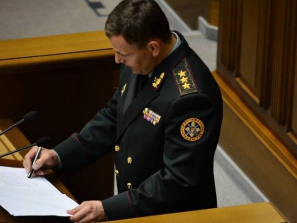 Новоизбранный министр обороны Украины "подписал" присягу