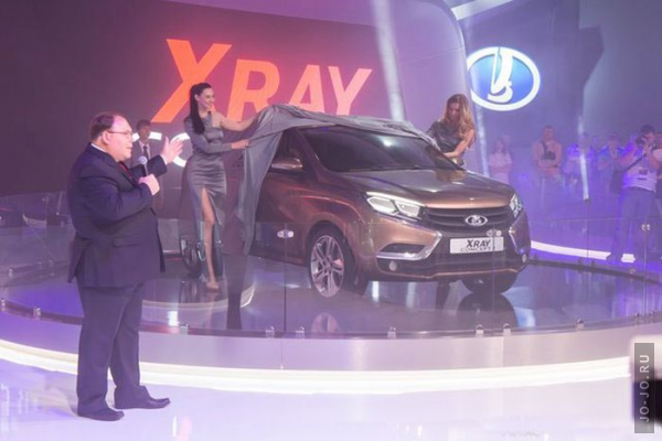 В Москве представлены Lada Vesta и Lada Xray