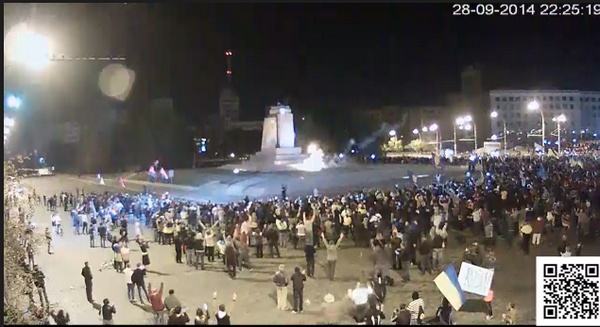 Снос памятника Ленину на площади Свободы в Харькове