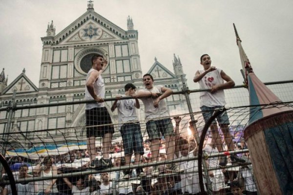 "Кальчо флорентино" - самая жестокая разновидность футбола