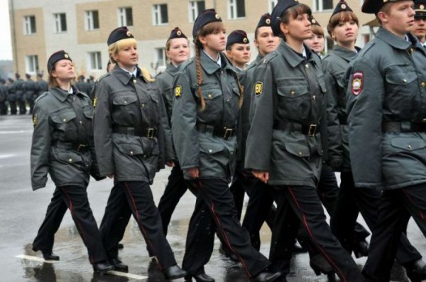 Красивые девушки из российской полиции
