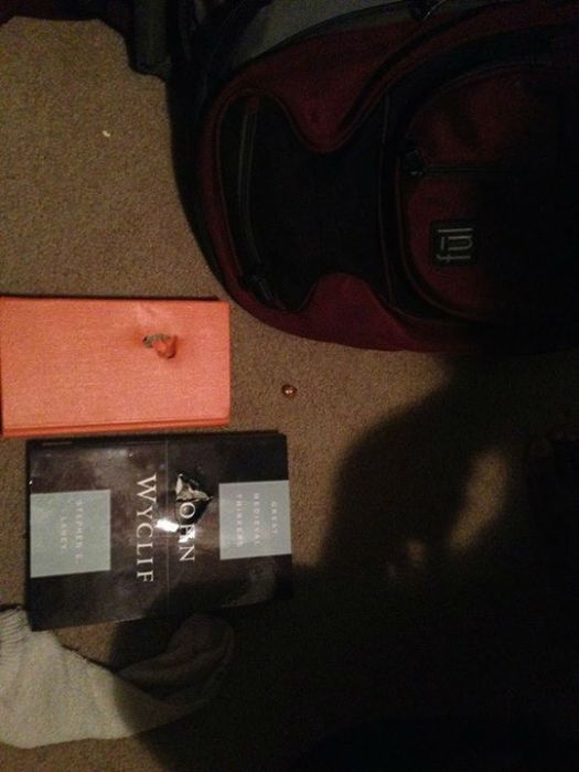 Рюкзак с книгами сохранил жизнь студенту