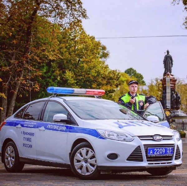 Фотографии из Instagram российской полиции