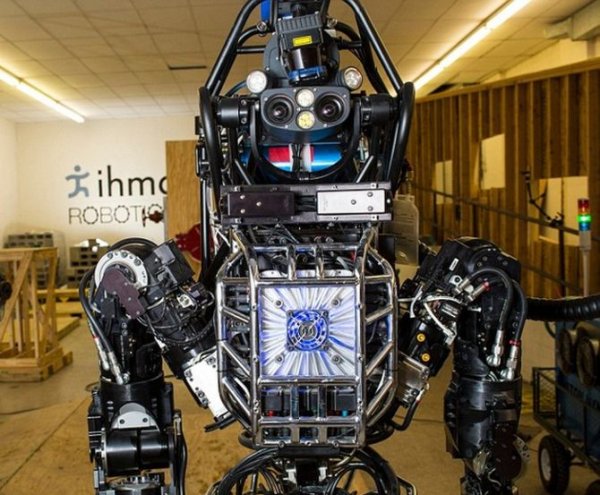 Робот по имени ЯН освоил движения из фильма «Карате-пацан»