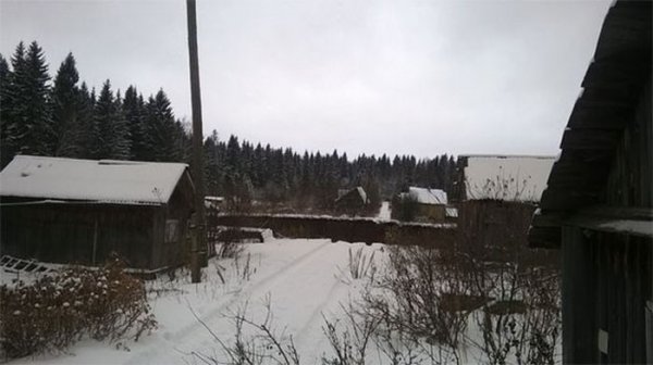 В сети появились снимки провала грунта в Соликамске