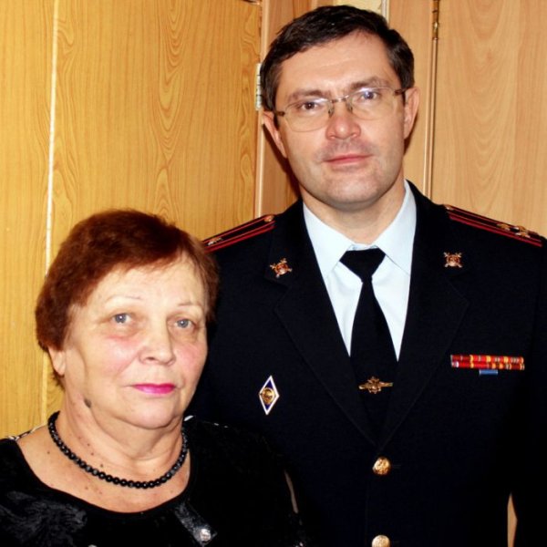 Российские полицейские сделали селфи со своими матерями