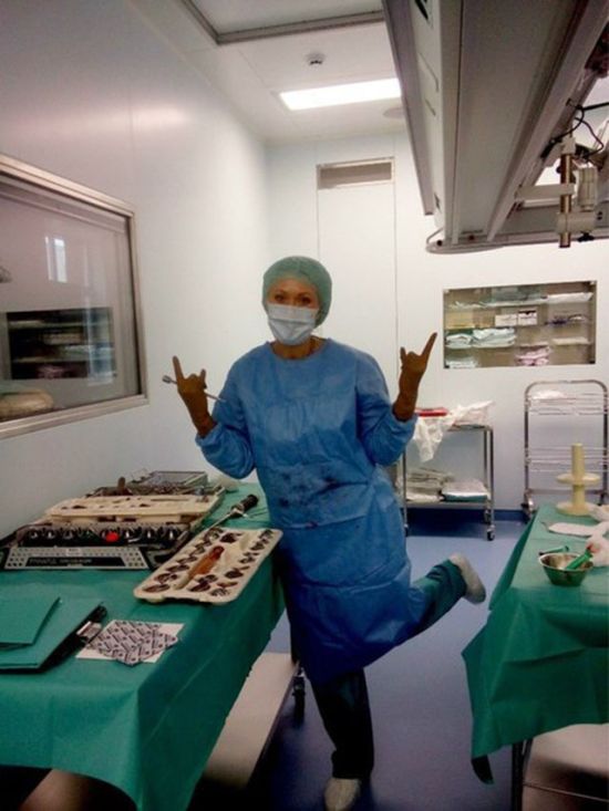 В Нижнем Тагиле медсестра, сделала селфи в операционной