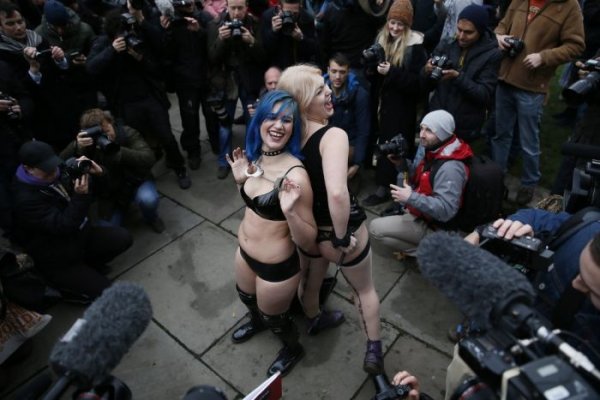 В Лондоне прошла акция протеста против законов о запрете порно