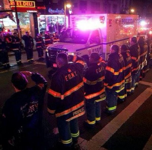 В Нью-Йорке из-за мести были убиты двое полицейских