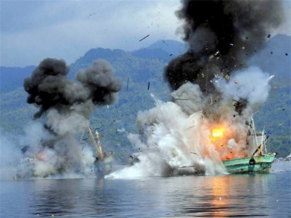 Наказание нелегальных рыбаков по-индонезийски