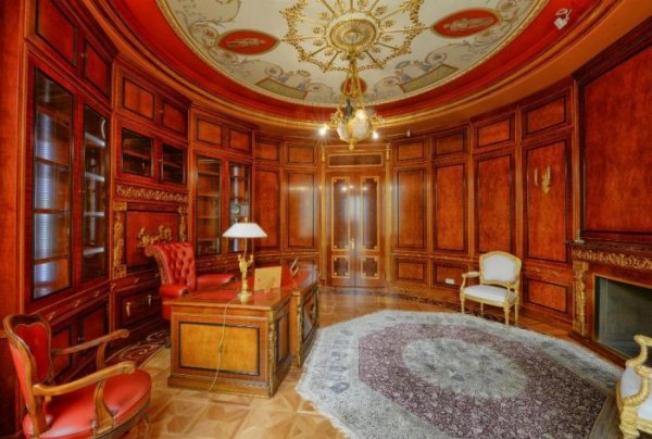 На Рублевке продают дворец за 100 миллионов долларов