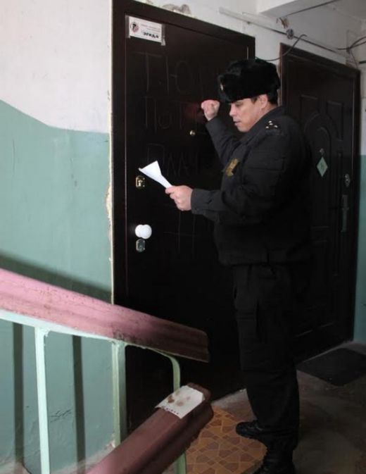 В Екатеринбурге подсудимый спрятался от судебных приставов в холодильнике