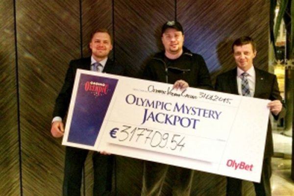 Гарик Харламов выиграл джек-пот в рижском казино