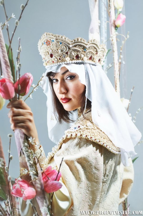 Фото Саши Грей в образе принцесс из русских сказок