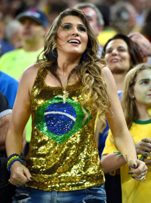 Футбольные болельщицы Бразилии