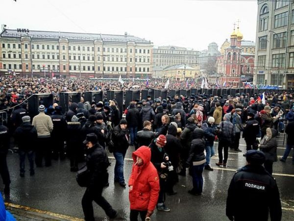 Память Бориса Немцова почтили траурным маршем