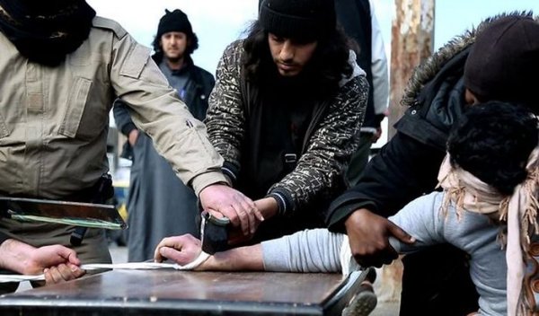 В «Исламском государстве» вору прилюдно отрубили руку