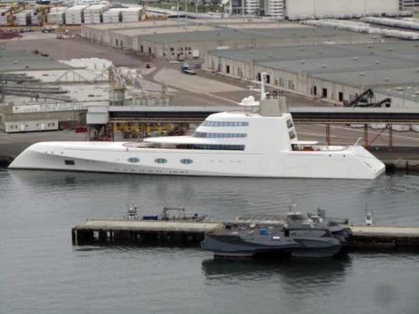 Яхта российского миллиардера Андрея Мельниченко за 300 млн долларов