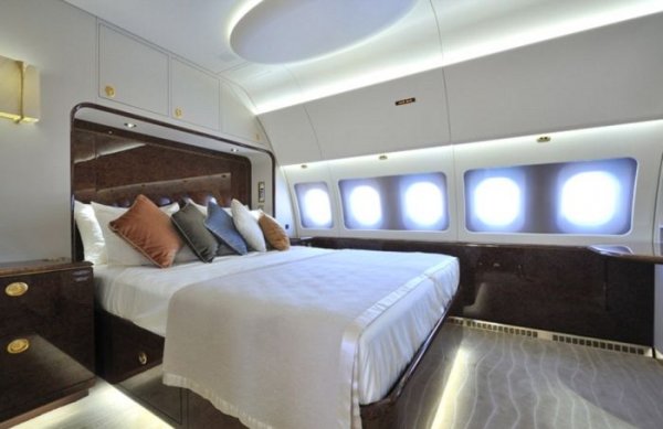 Принц Чарльз и его супруга Камилла арендовали роскошный Airbus A320 Head Of State за 250 000 фунтов стерлингов