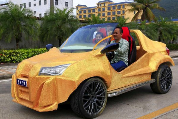 При помощи 3D-принтера китайцы построили электромобиль