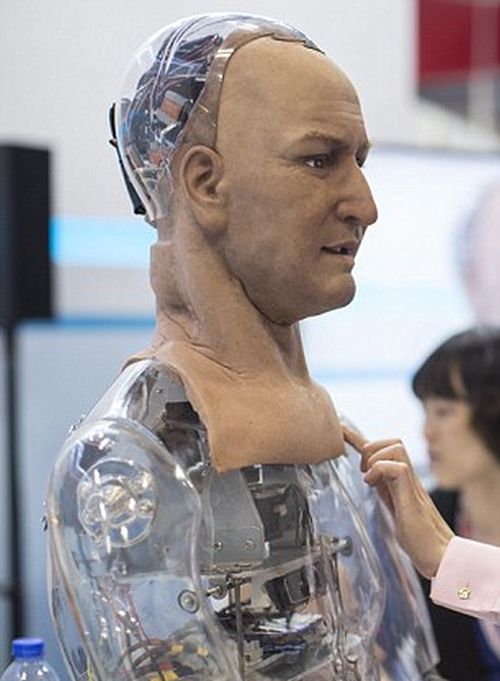 На выставке в Гонконге показали робота с мимикой