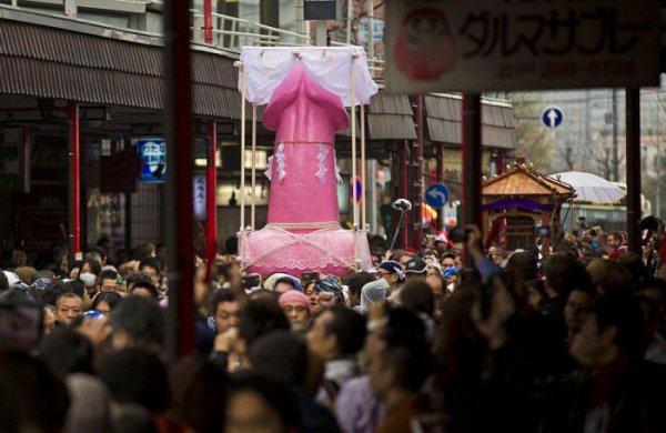 В Кавасаки прошел «Фестиваль железных пенисов»