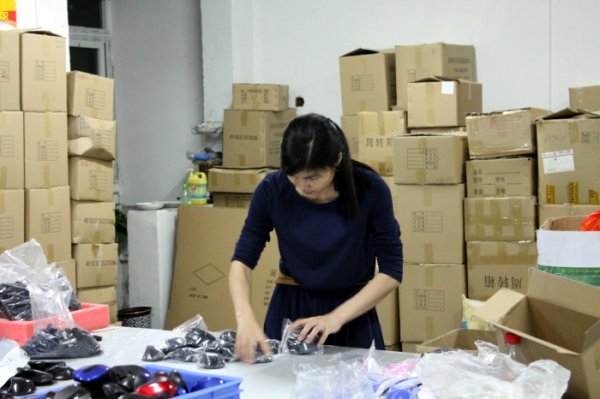 Репортаж с китайской фабрики по производству компьютерных мышек