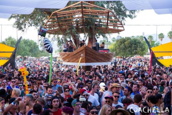 В Калифорнии проходит ежегодный фестиваль музыки Коачелла-2015