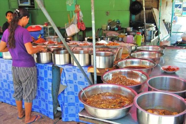 Уличная пища в странах Азии и Африки, а также советы, которые уберегут вас от экзотических болезней и даже смерти