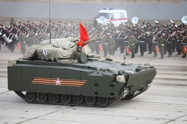 Какую военную технику покажут на главном параде Победы