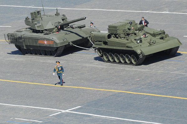На Красной площади во время репетиции заглох танк Т-14 «Армата»