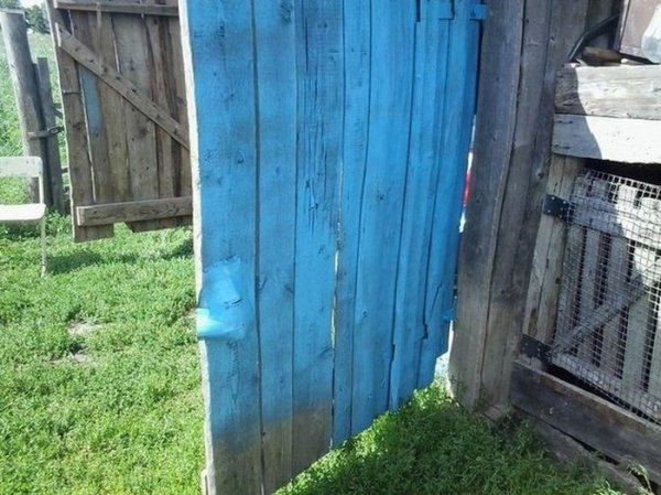 Как не стоит красить гаражные ворота
