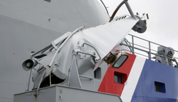 Российский парус «Крузенштерн» повредил два корабля береговой охраны Исландии