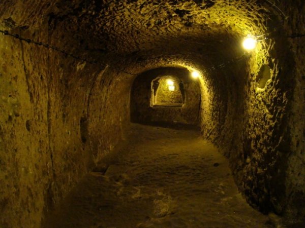 Древний подземный город под турецкой деревней