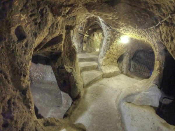 Древний подземный город под турецкой деревней
