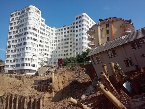 В Сочи по вине застройщика обрушился жилой дом