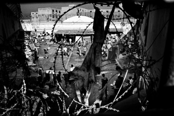 Жизнь в тюрьмах Южной Америки на снимках Валерио Биспури
