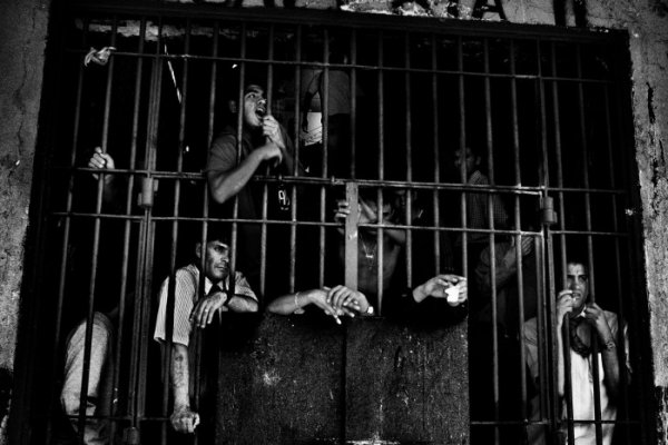 Жизнь в тюрьмах Южной Америки на снимках Валерио Биспури
