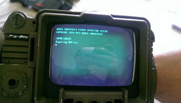 Фанат игры Fallout собрал работающую копию ассистента Pip-Boy 3000