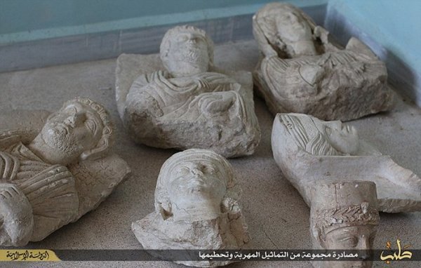 ИГИЛ уничтожил древние памятники в оккупированной Пальмире