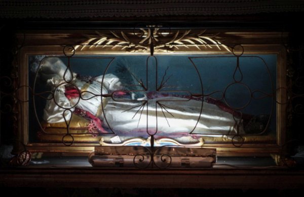 Нетленные тела в итальянских церквях